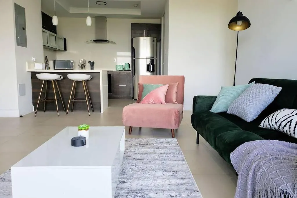 2B/R Parkhurst Paradise With Infinity Edge Rooftop Pool Kingston