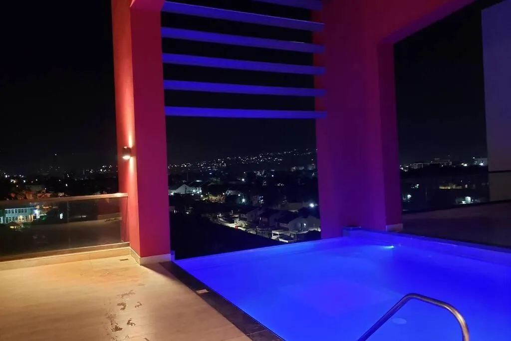 2B/R Parkhurst Paradise With Infinity Edge Rooftop Pool Kingston